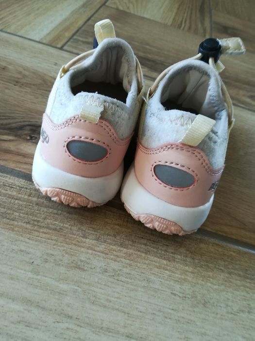 Adidasy Bejo dla dziewczynki trampki buty sportowe rozmiar 22/23