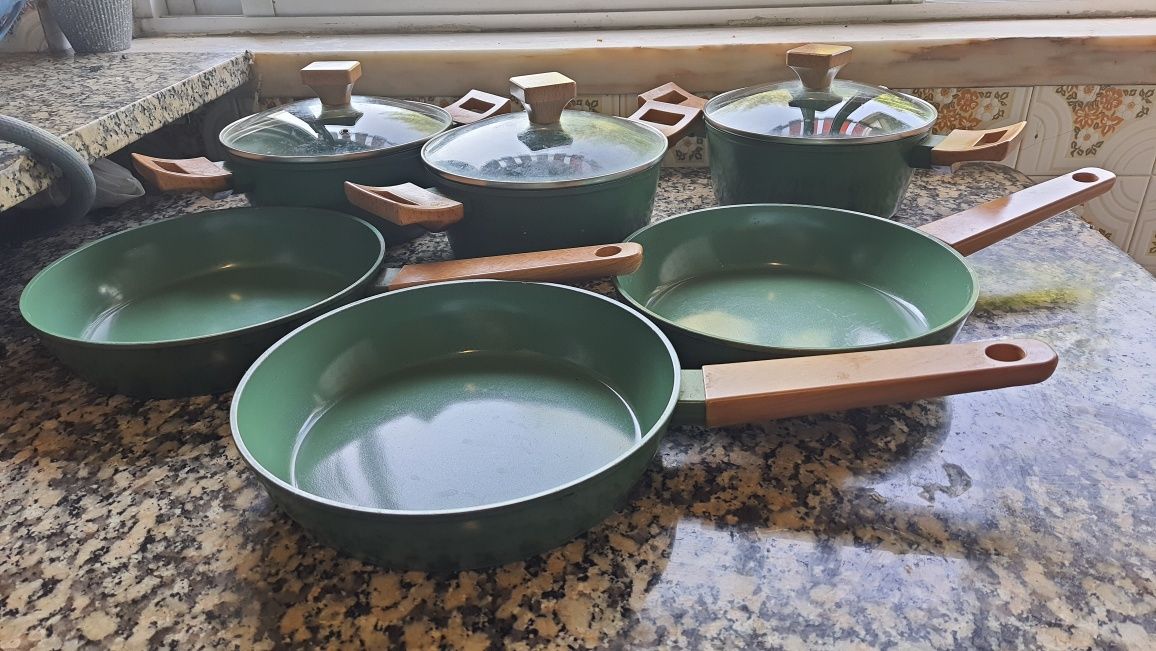 Conjunto 3 Caçarola 20cm e 3 Frigideira 24cmVerde com Cabos de Madeira