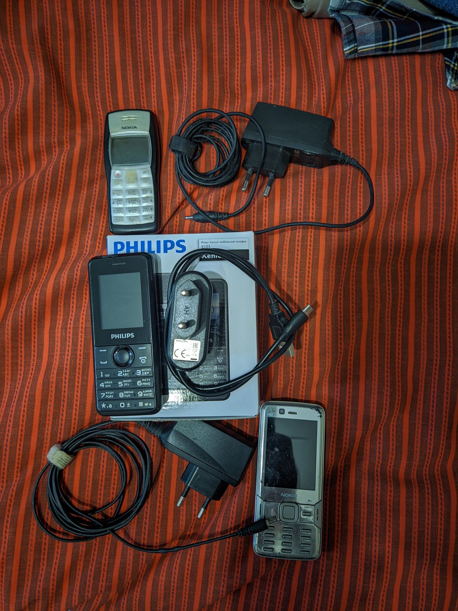 Philips E103, Nokia N 82, Nokia 1100.