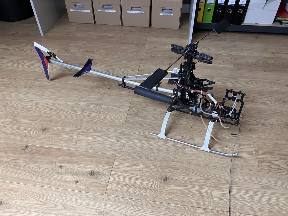 Helikopter spalinowy RC duży na części