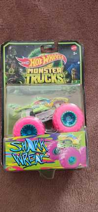 Hot Wheels  3+ monster Trucks świecący w ciemności Shark Wreak