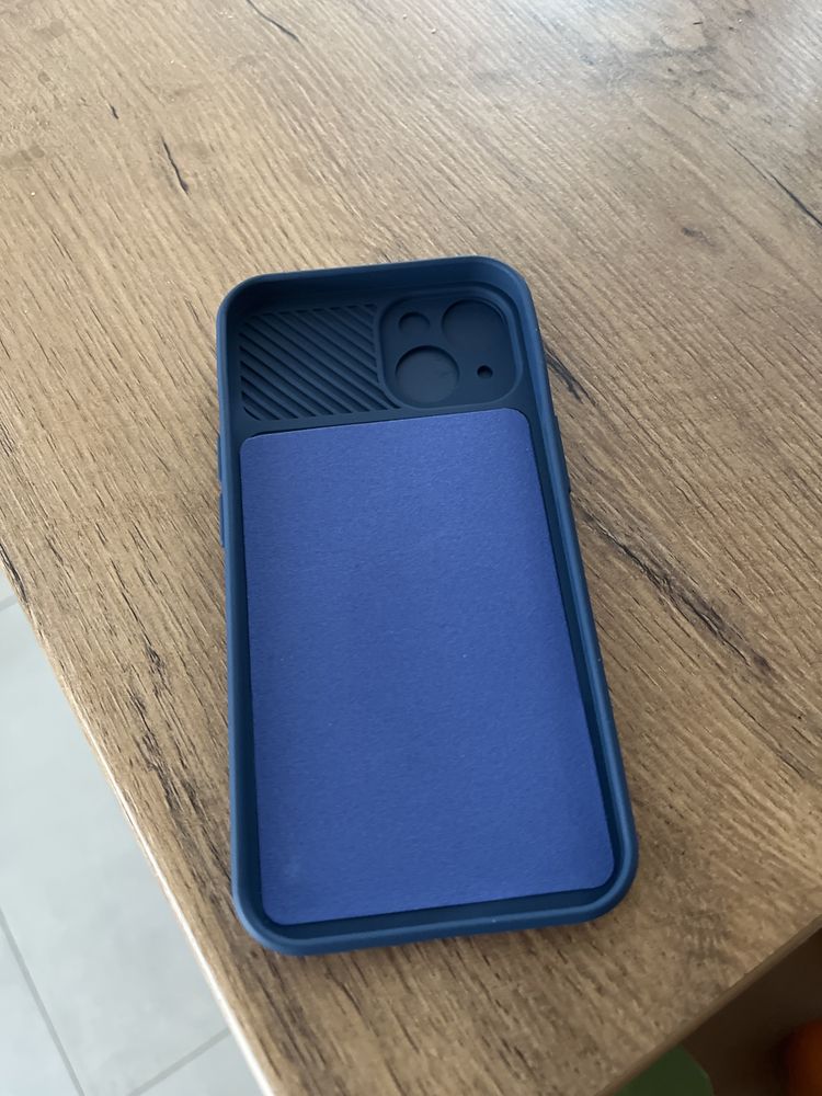Case Iphone 13 z funkcja oslony aparatow