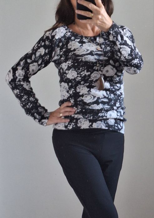 Sweterek w kwiaty z kryształkami z wiskozy 36 36 S M