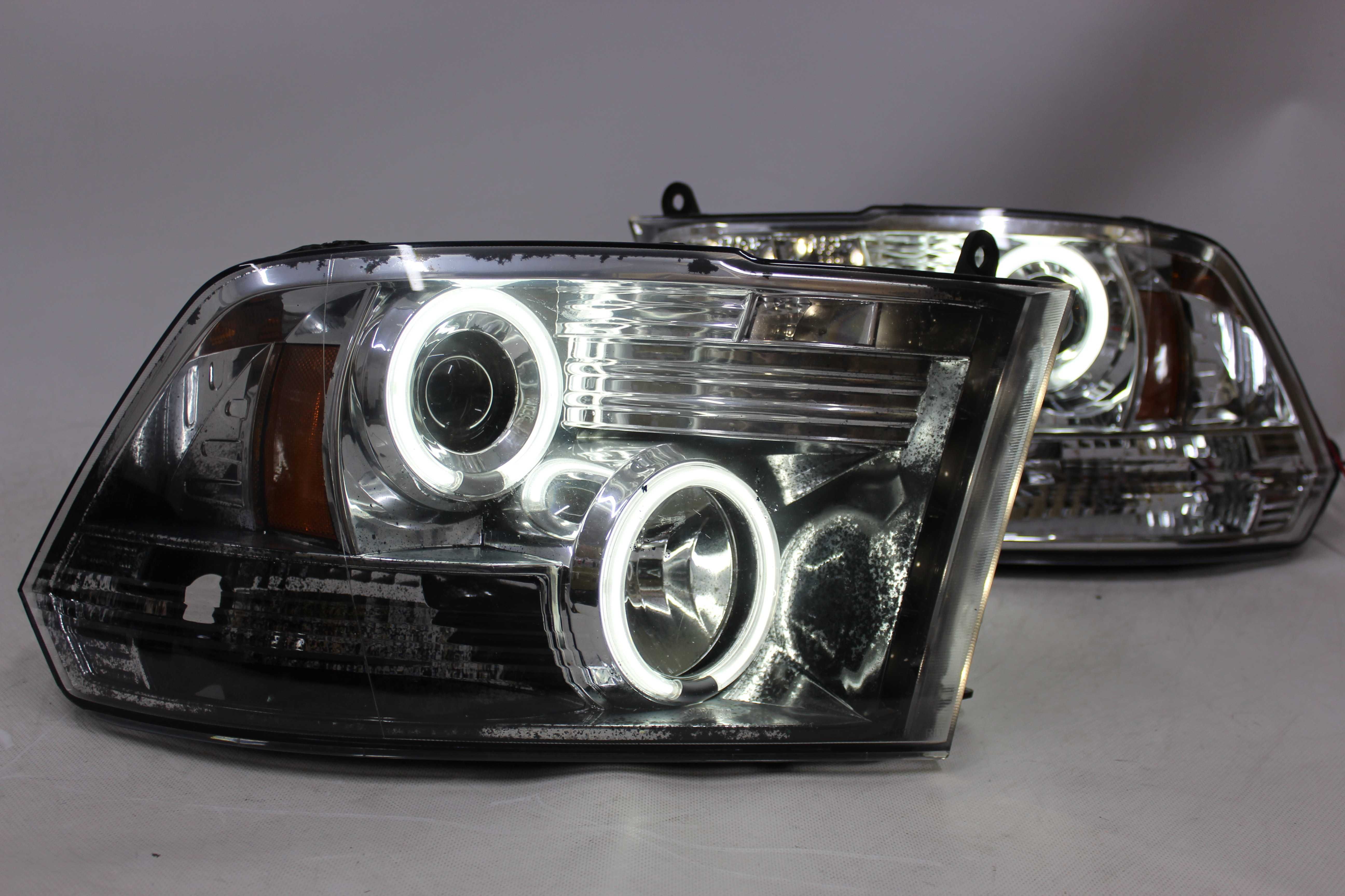 Lampy reflektory przednie przód DODGE RAM 09-18 RINGI LED TUNING CHROM