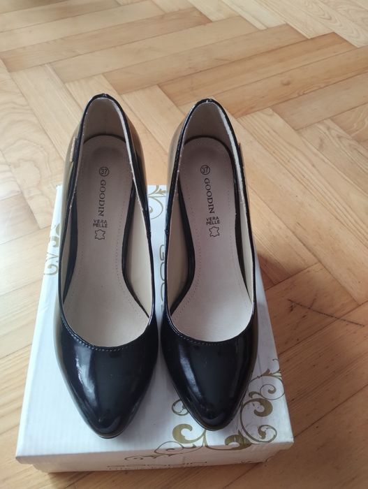 Buty damskie na obcasie