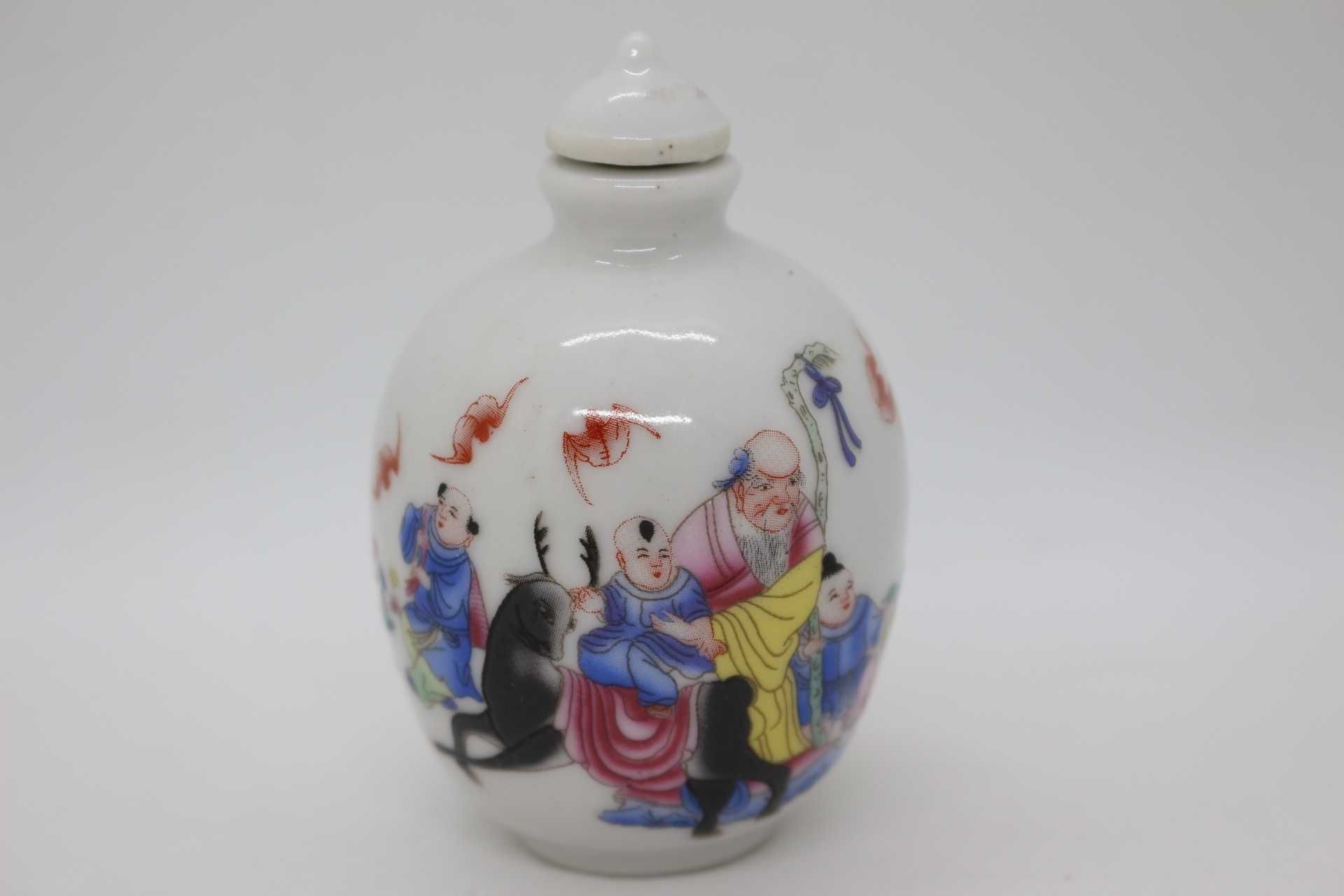 Snuff Bottle Porcelana Chinesa Família Rosa Figuras e Crianças marcada