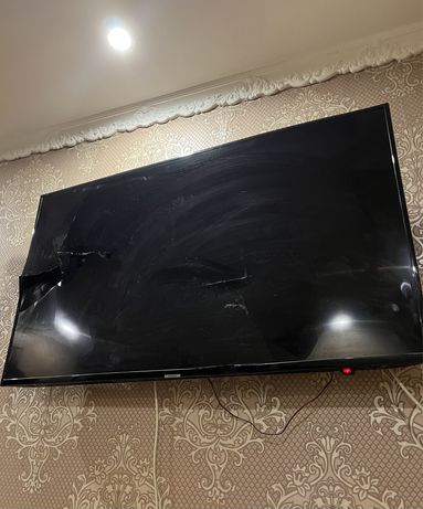 Телевизор Samsung Самсунг UE50NU7002UXUA