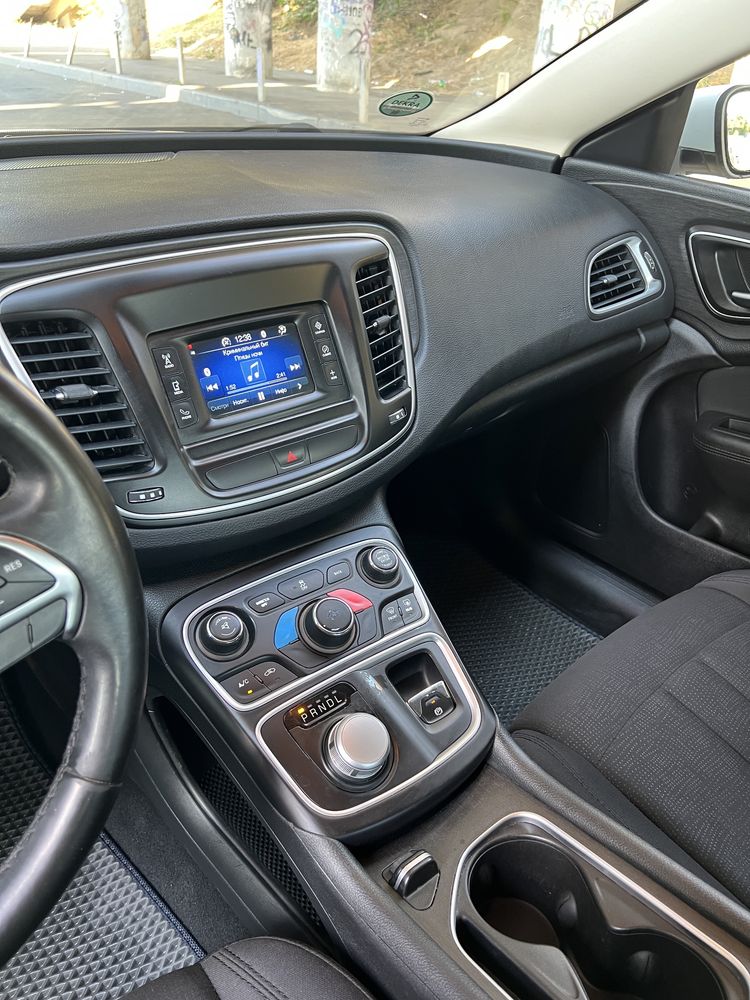 Chrysler 200 2,4 газ бензин