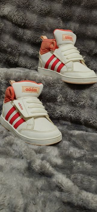Продам.Кроссовки, хайтопы детские adidas