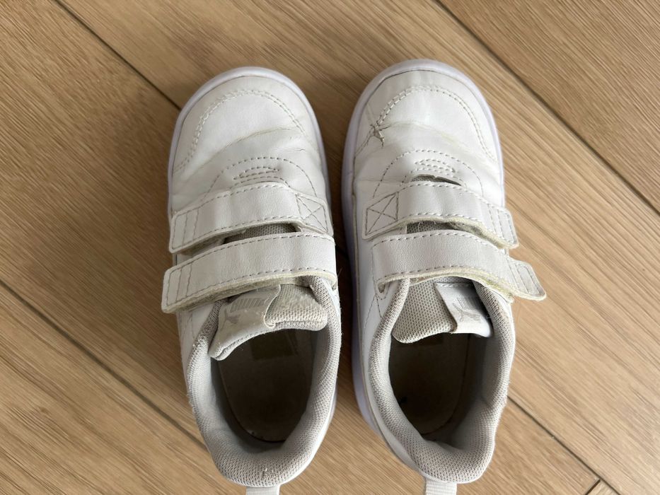 Buty sportowe na rzepy Puma Courtflex v2 białe rozmiar 25