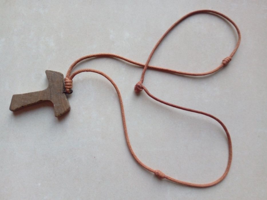 Kolekcje naszyjnik sznurkowy z drewnianym krzyżem sznurek z krzyżykiem