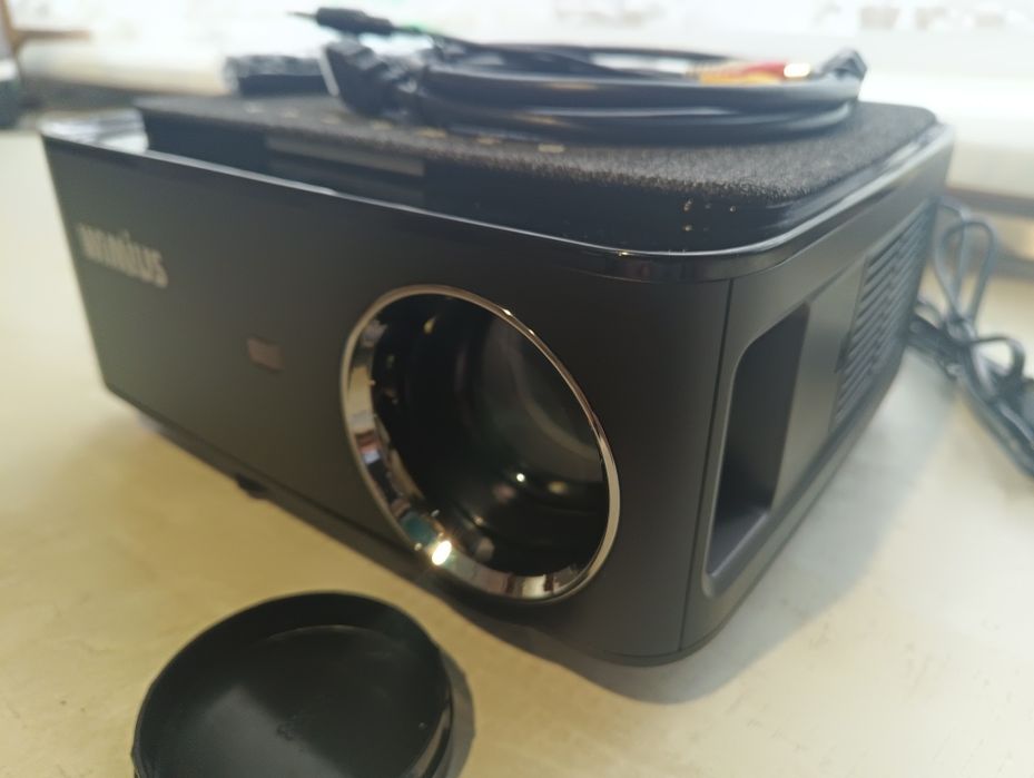 Продам відеопроектор Wimius K1