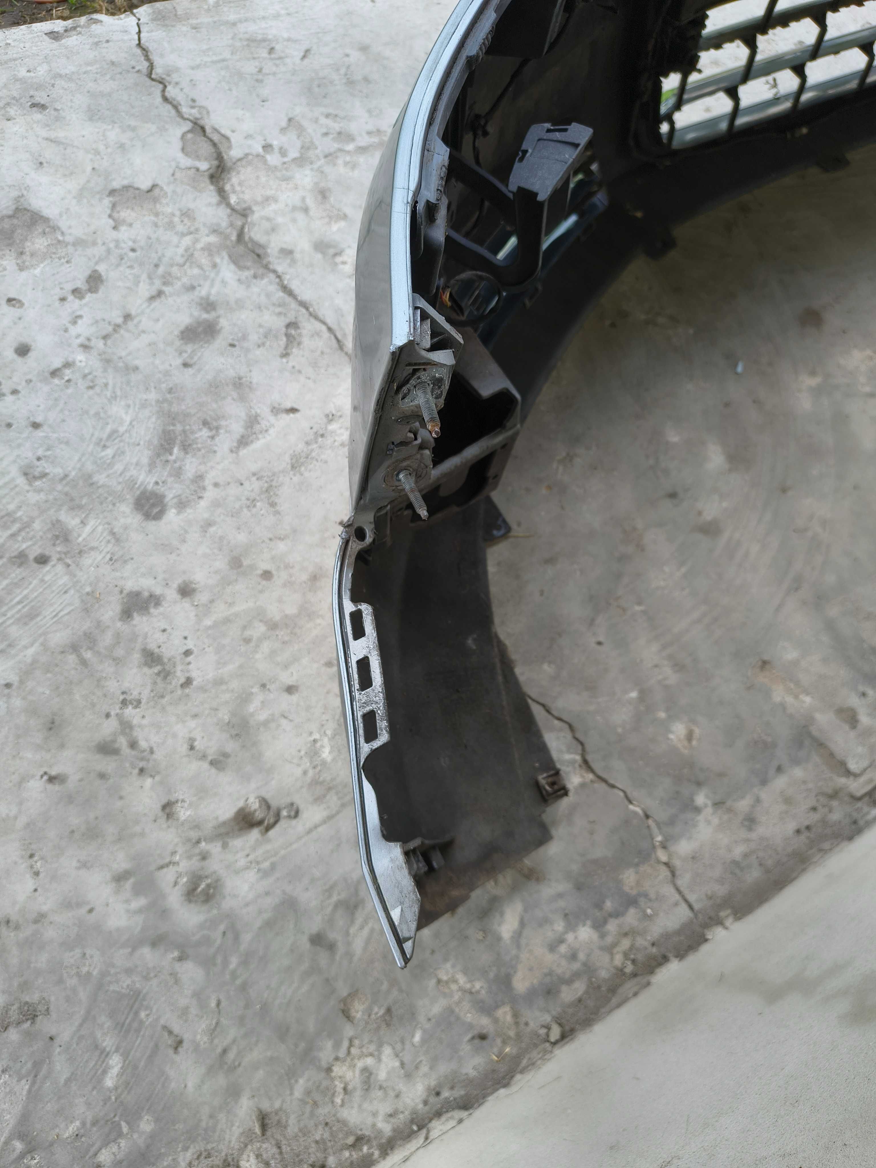 Audi A8 D4 zderzak przód przedni LY7G