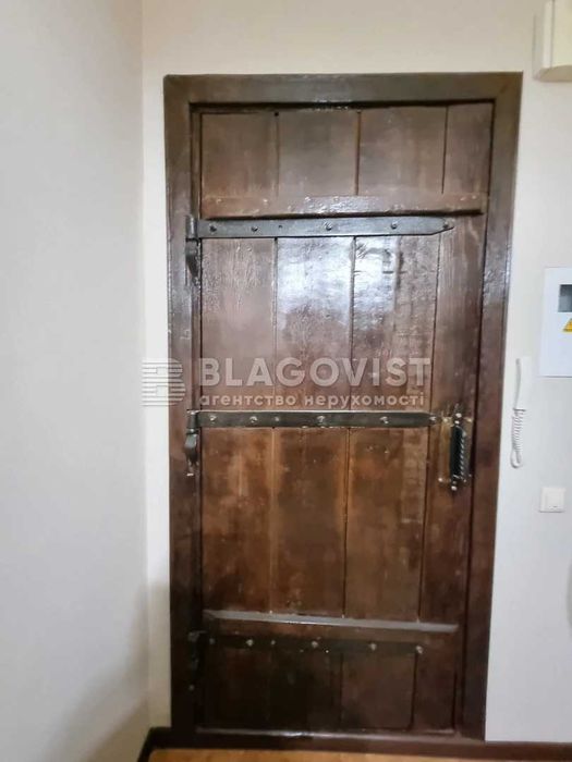 Продаж 2кім.Очаківська 8, Сталінка, район Севастопольської площі