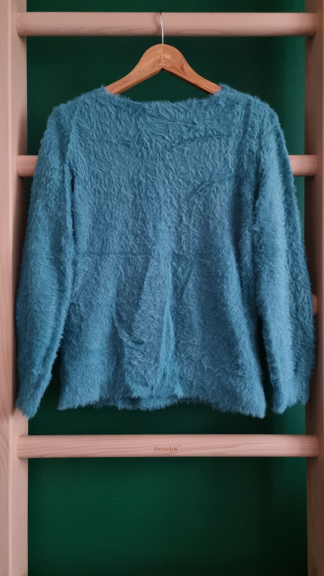 Włochaty sweter morski