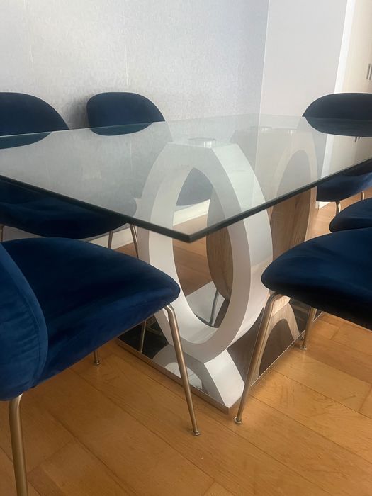 Sala de jantar - mesa de vidro e 6 cadeiras