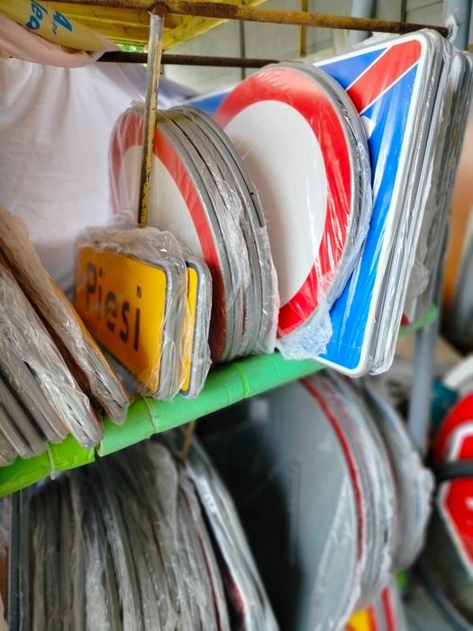 Znaki i tablice drogowe, nowe