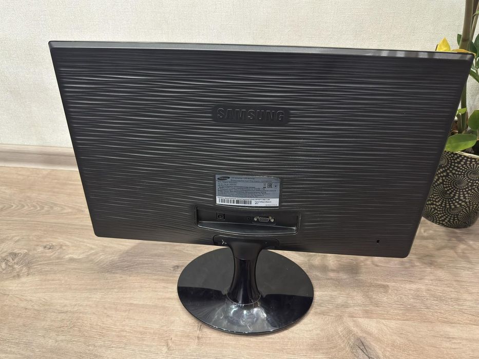 Монітор в хорошому стані