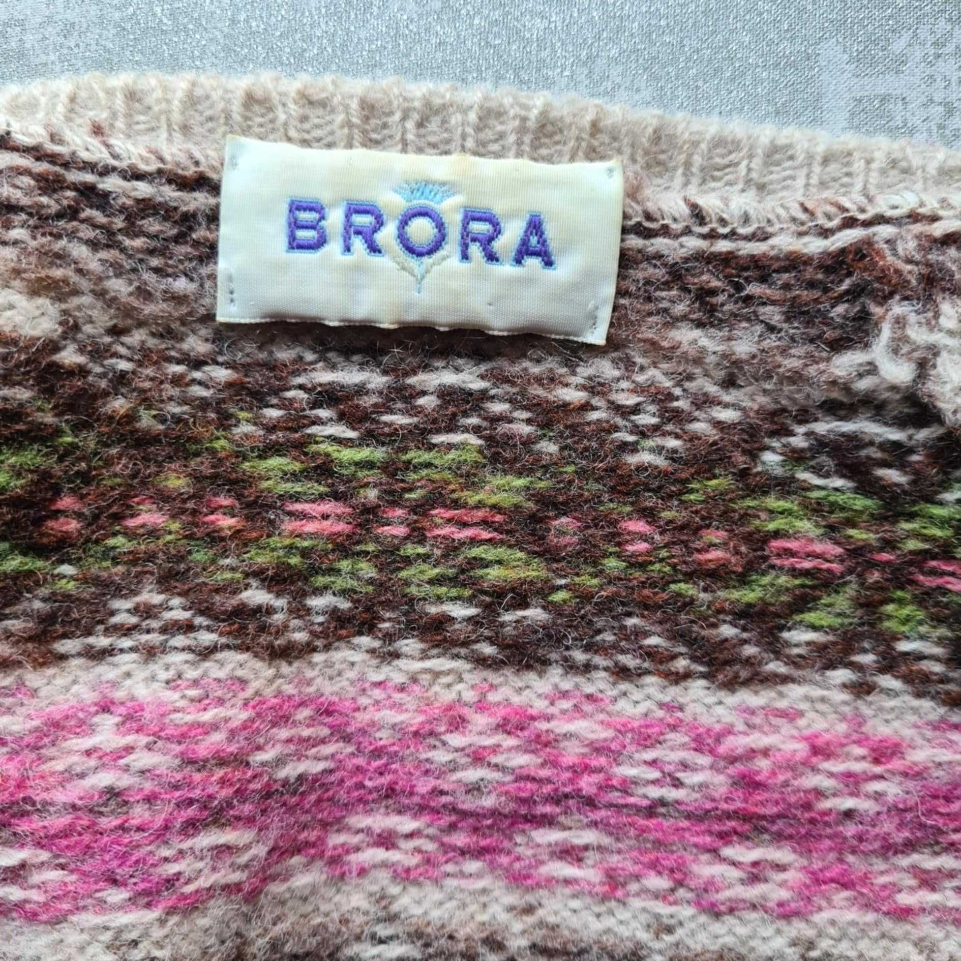 Brora sweter wełniany 100% wełna wzorzysty wzorki święta perłowe guzik