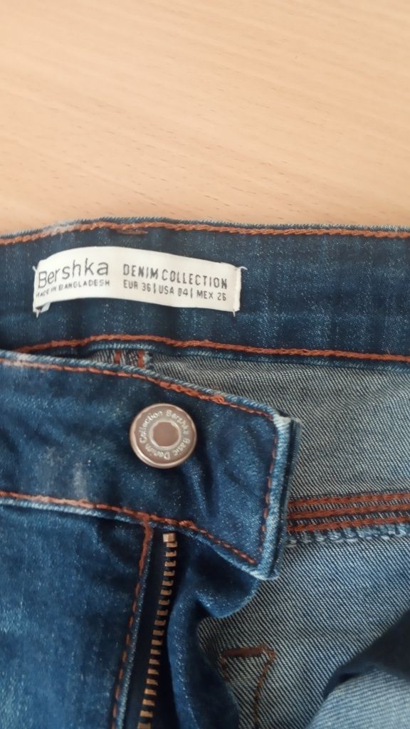 Продам джинсы bershka 36