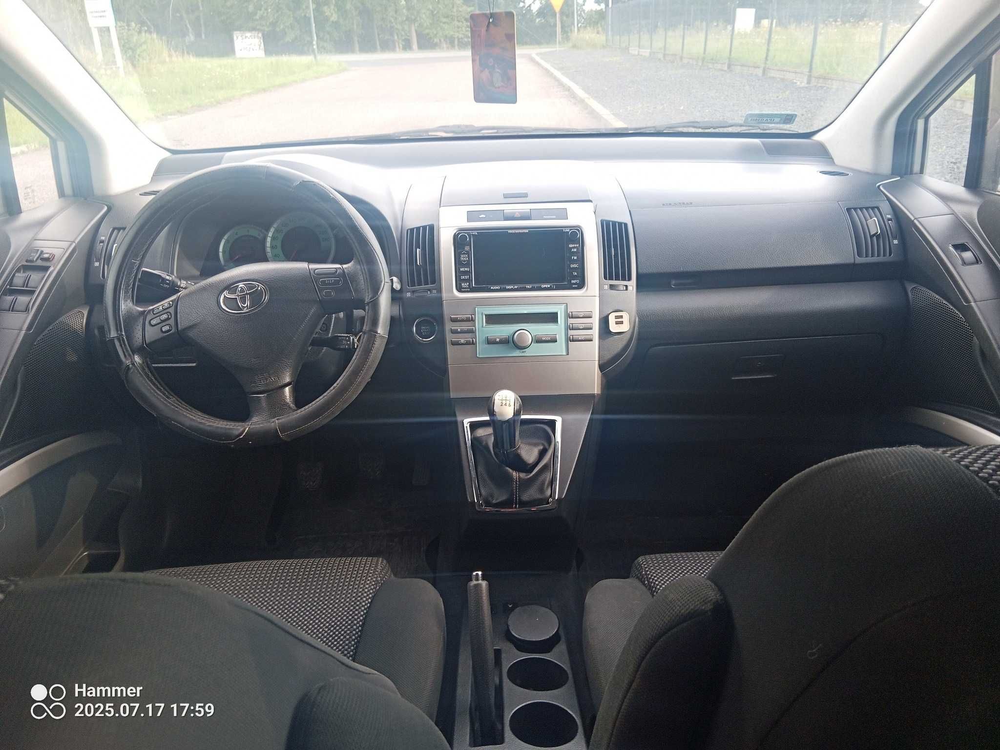 Toyota Corolla Verso 2.2 DIESEL 177KM