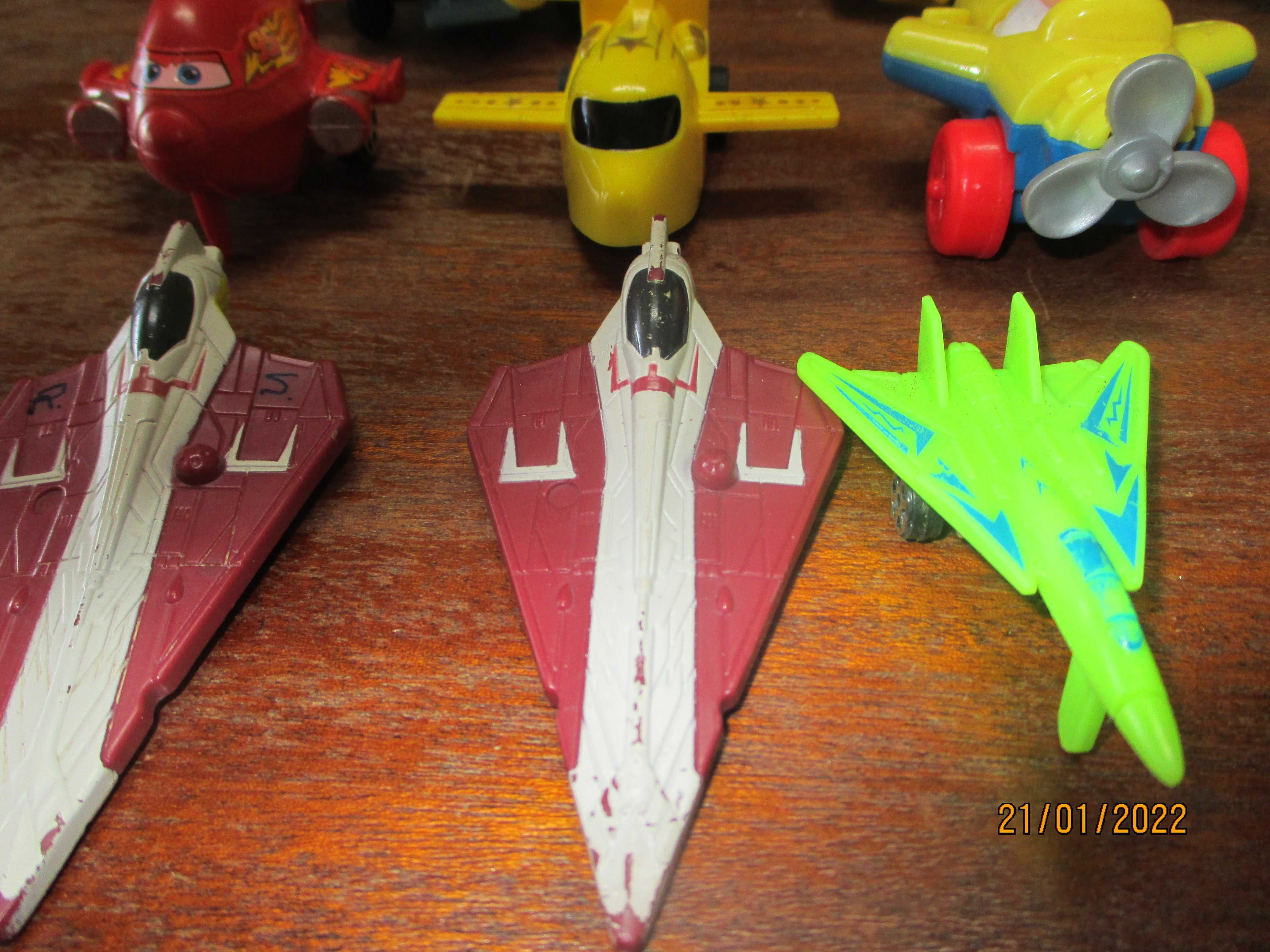 Miniaturas de aviões de várias colecções