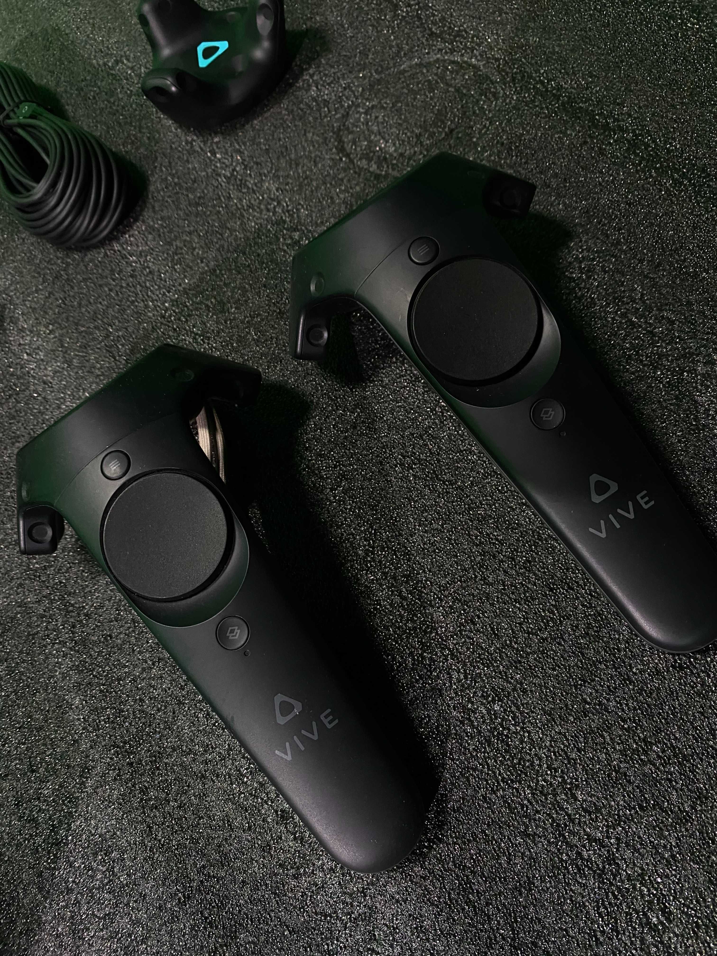 Zestaw HTC VR + Vive Tracker – idealny stan, faktura