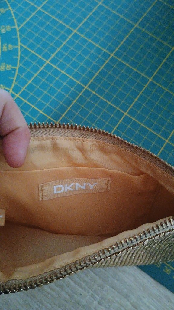 Kopertówka złota  DKNY