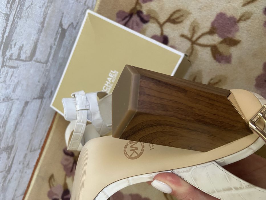 Босоніжки Michael Kors