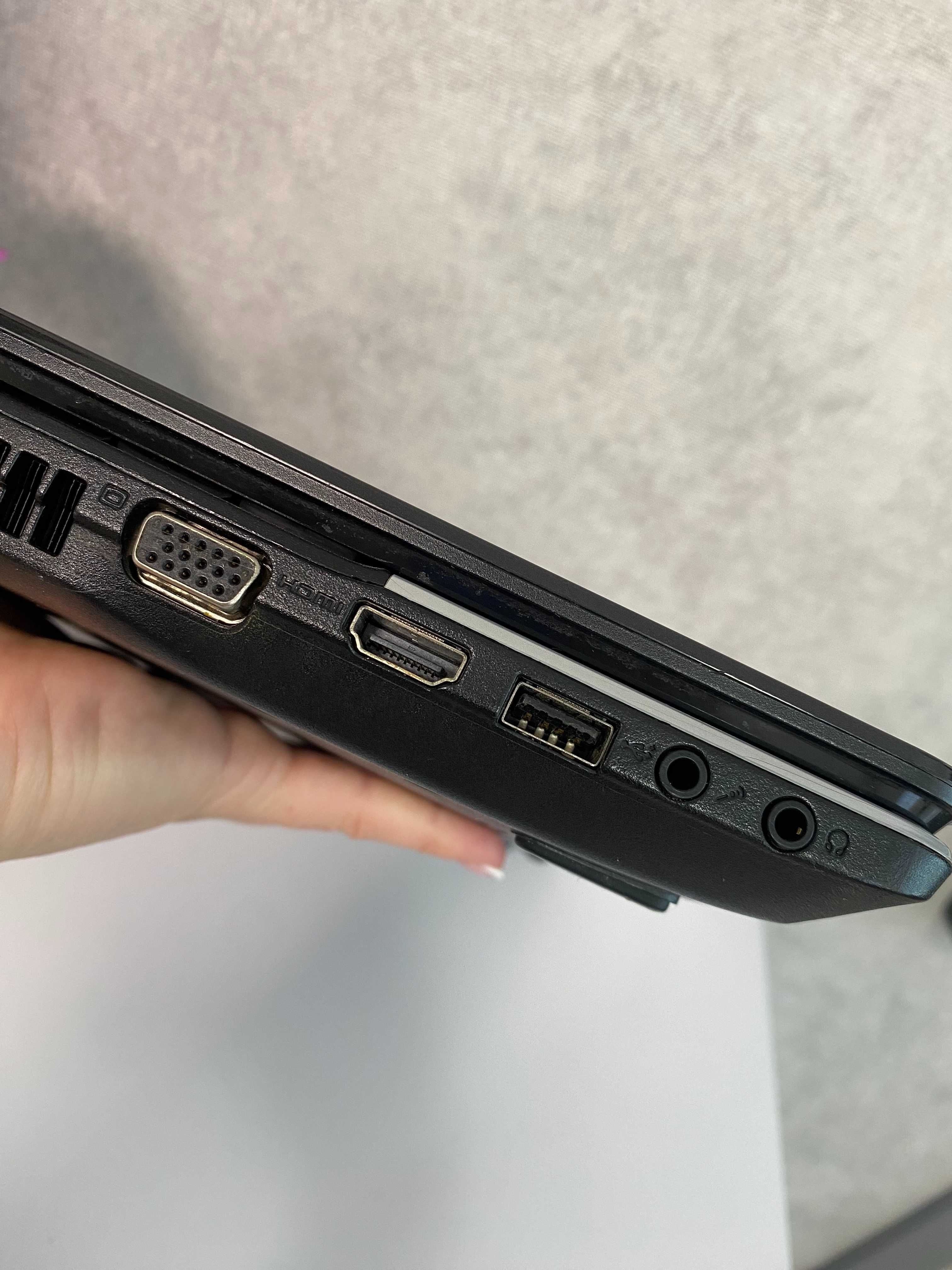 Acer E1-571G-B9704G7
