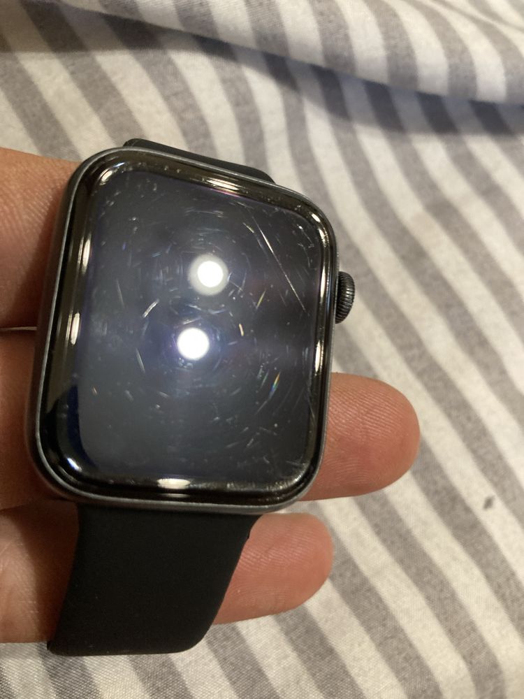 Apple watch 44 se батарея 97%