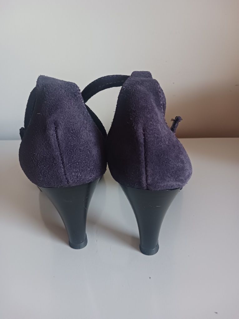 Sapatos roxos, de Laura Clément tamanho 35