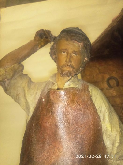 Terracotta Figure of a Blacksmith Антикварная статуя кузнеца