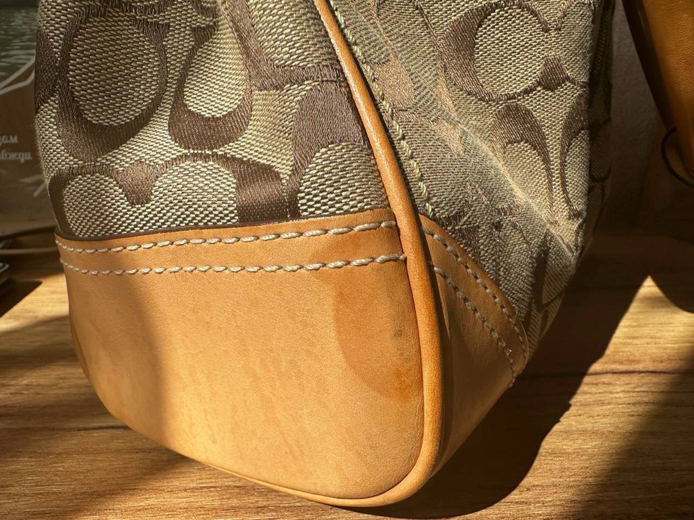 Сумка Coach з моногоамою і шкіряними деталями
