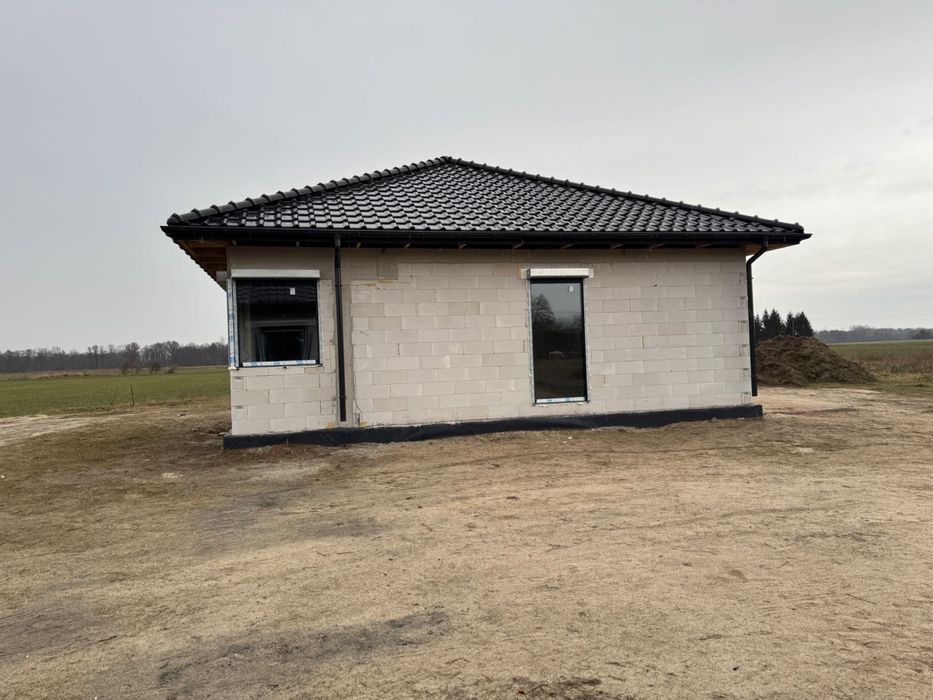 Dom na sprzedaż w Miloradzicach obok lasu SSZ.WODA KANALIZACJA PRĄD