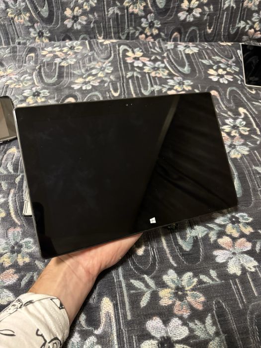 Microsoft RT планшет запчастини