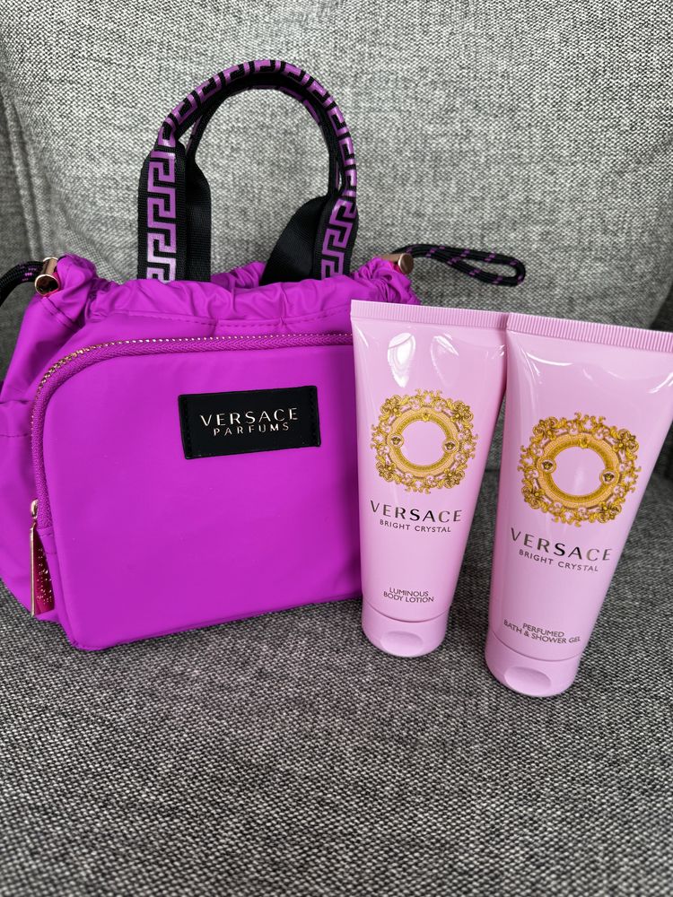 Versace Bright Crystal набір молочко для тіла косметичка