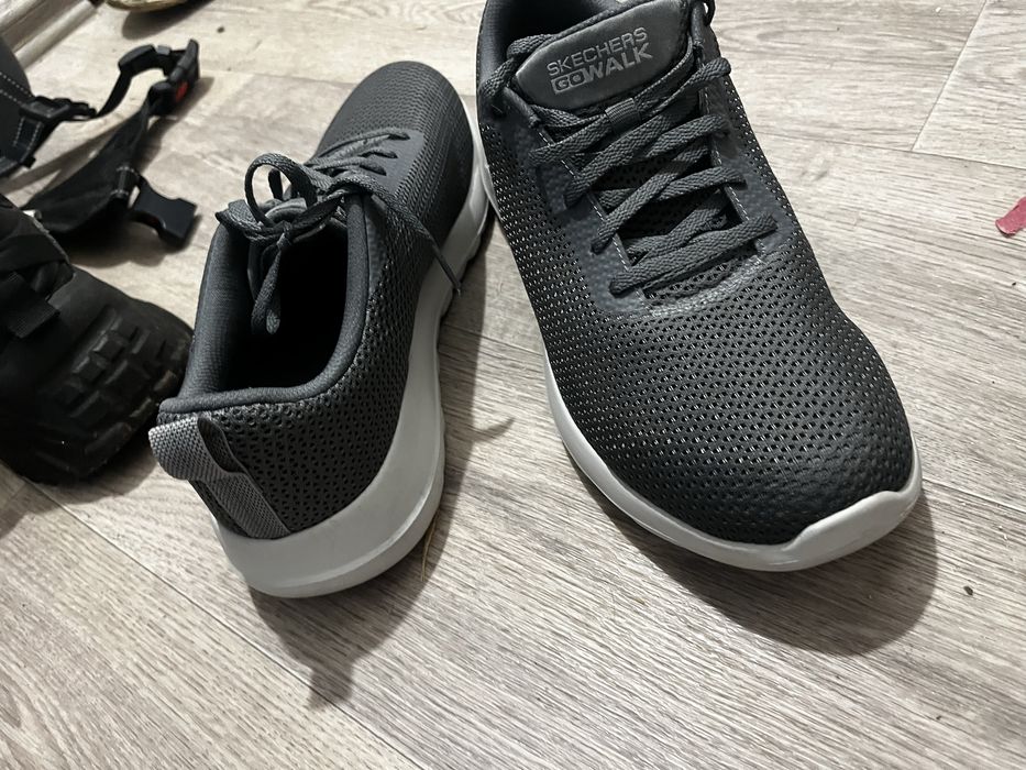 продам кроссовки кросівки Skechers Go Walk