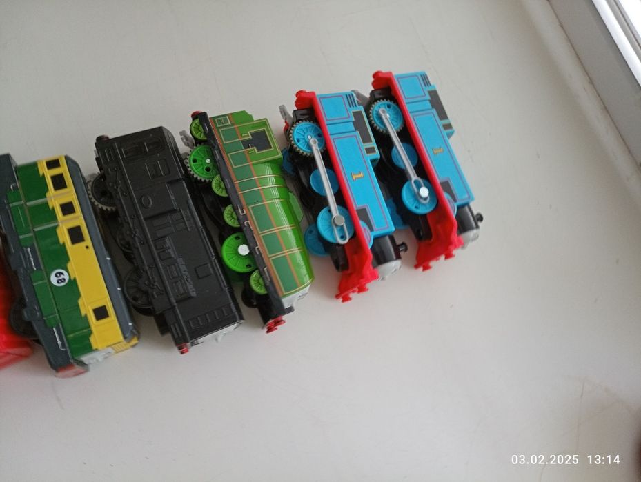 Паровозик томас залізна дорога для малечі