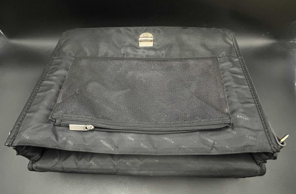 Oryginalna torba do laptopa „Toshiba” używana