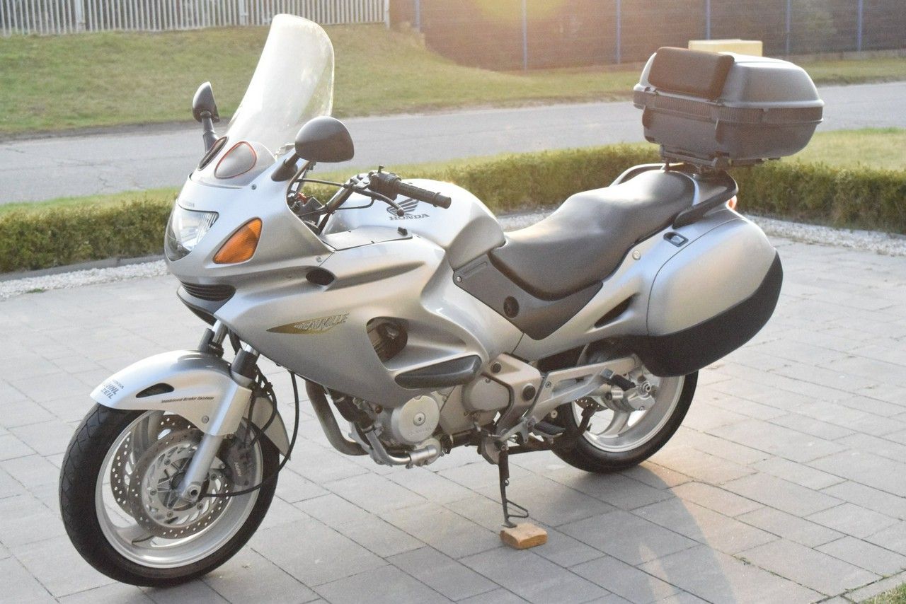 Honda NT 650 Ładny stan, 2 ręka, KSIĄŻKA, dok. na km, z D***