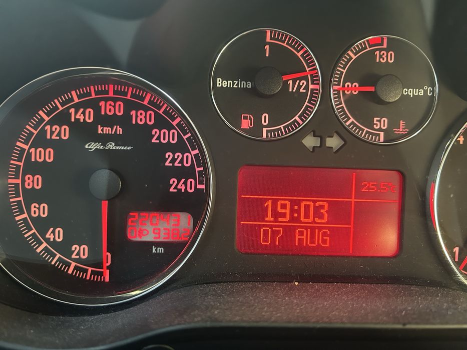 Alfa Romeo 1,6 benzyna 2009