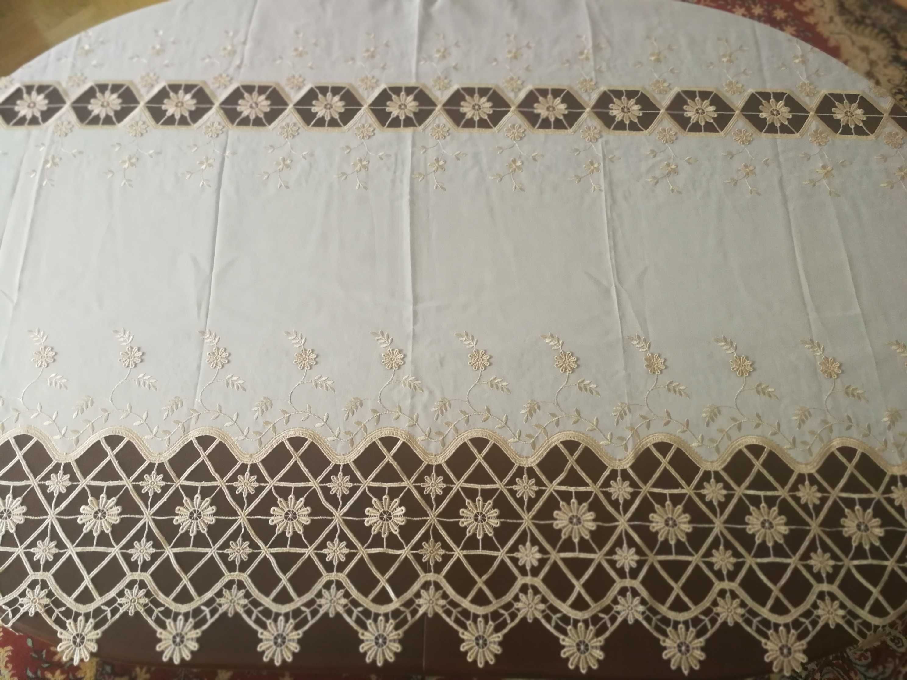 Firanka kremowa z beżową gipiurą