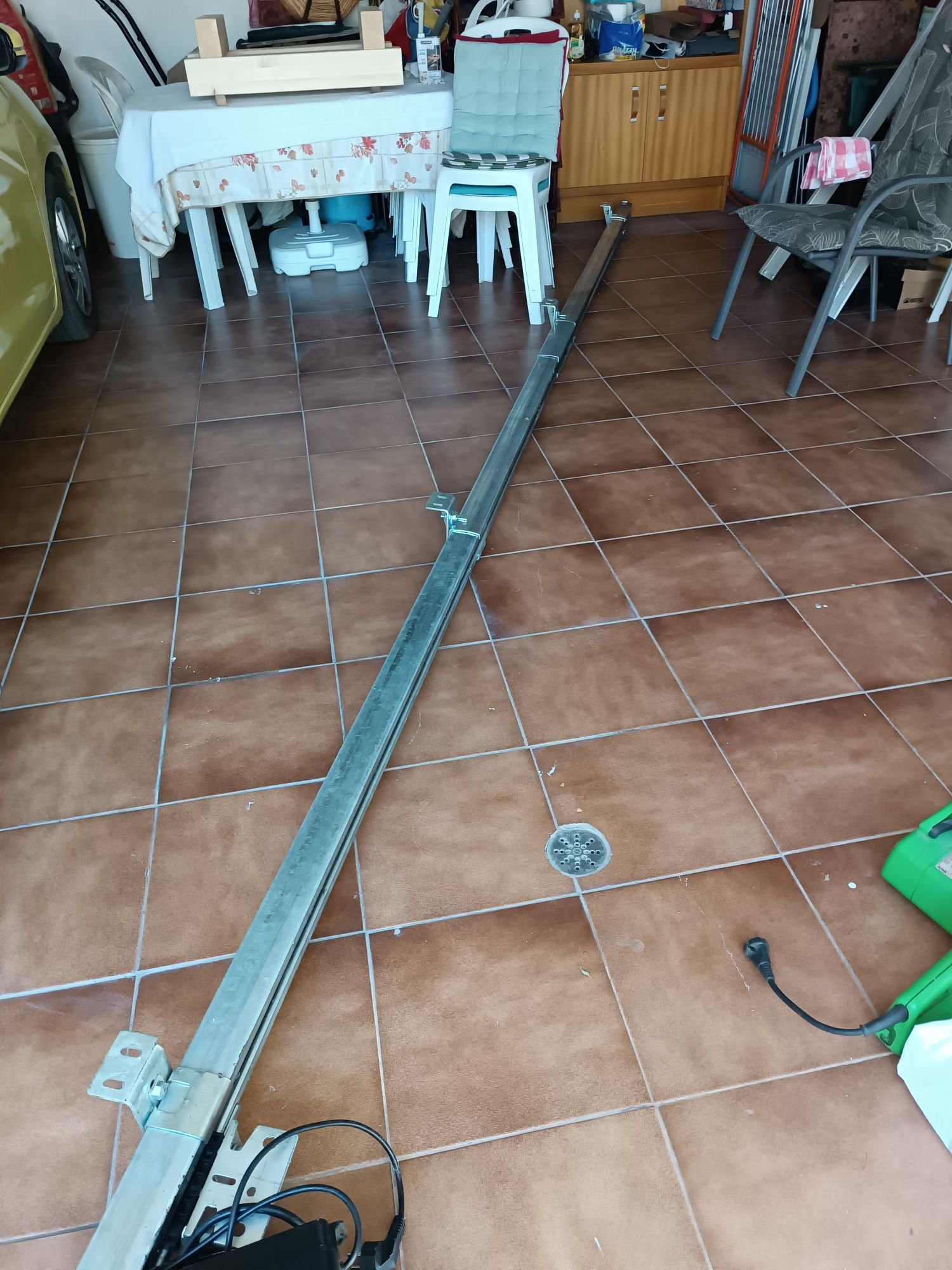 Calha e motor para portão de correr