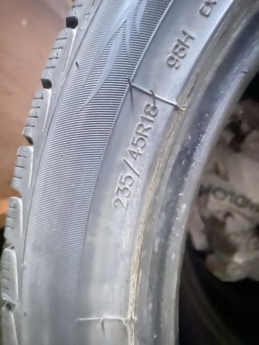 Opony zimowe 235/45/r18