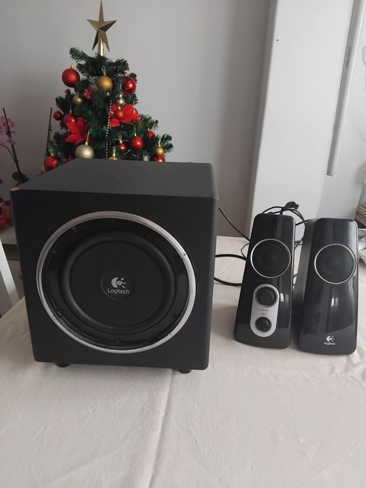 Caixa de som logitech