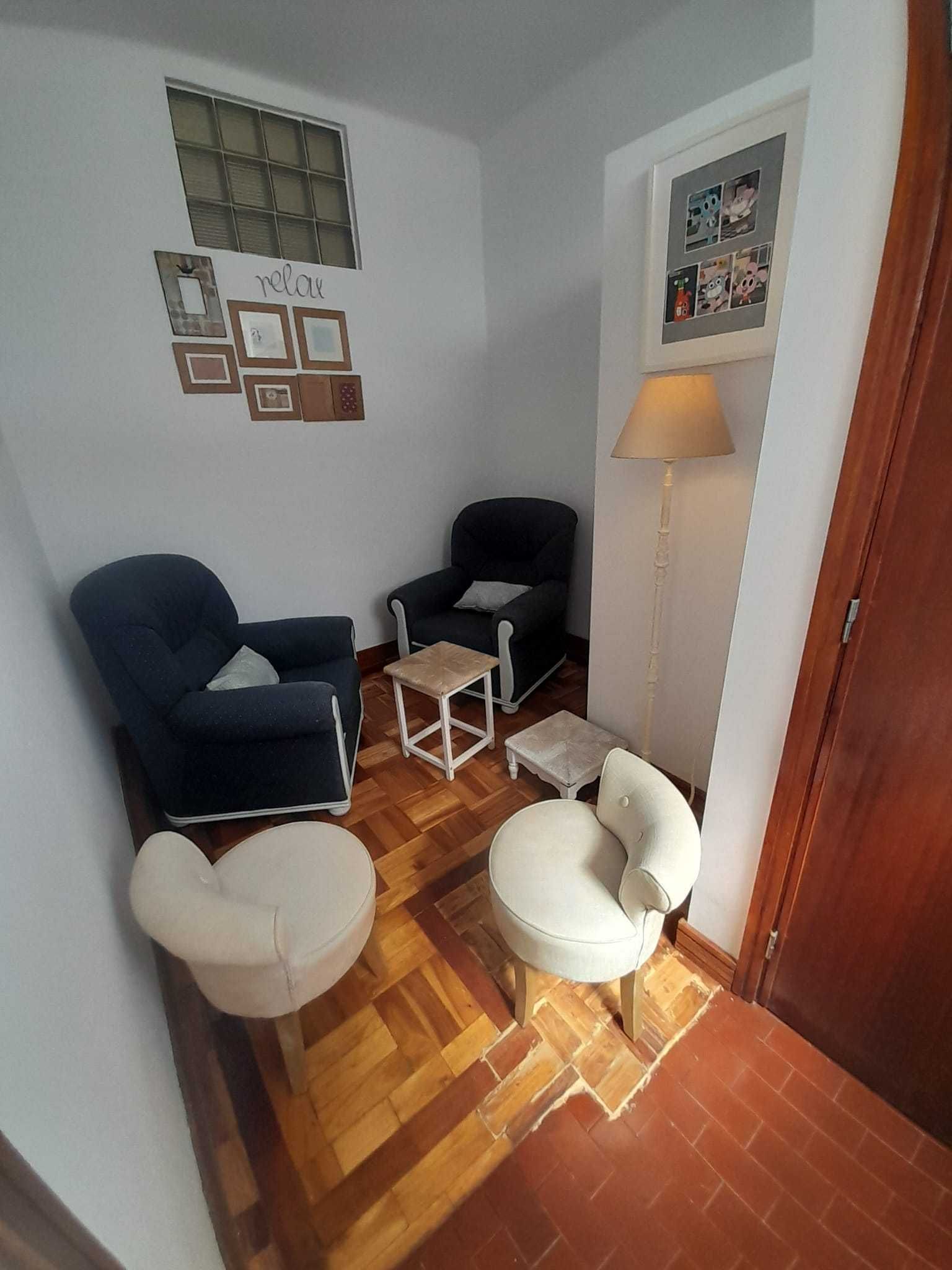 Quartos com varanda, A 50 METROS DA FACULDADE DE MEDICINA E FARMÁCIA