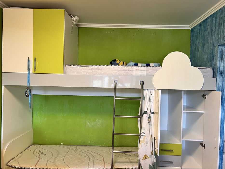 Кровать 2 ярусная со шкафами и матрасами