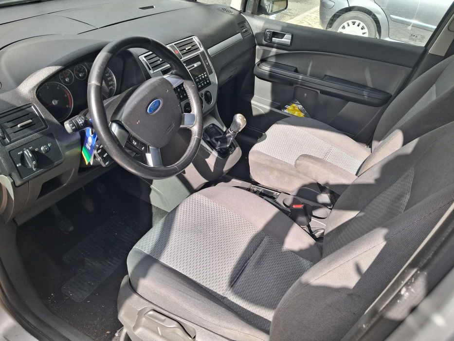 Carro impecável em muito bom estado