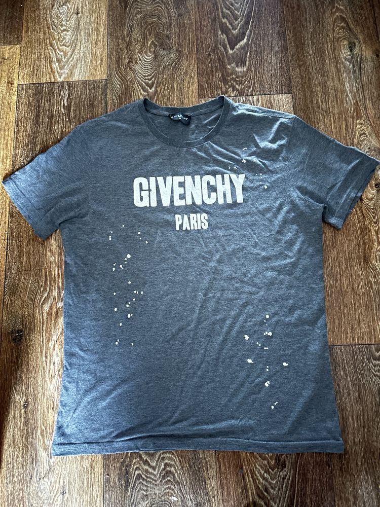 Футболка Givenchy